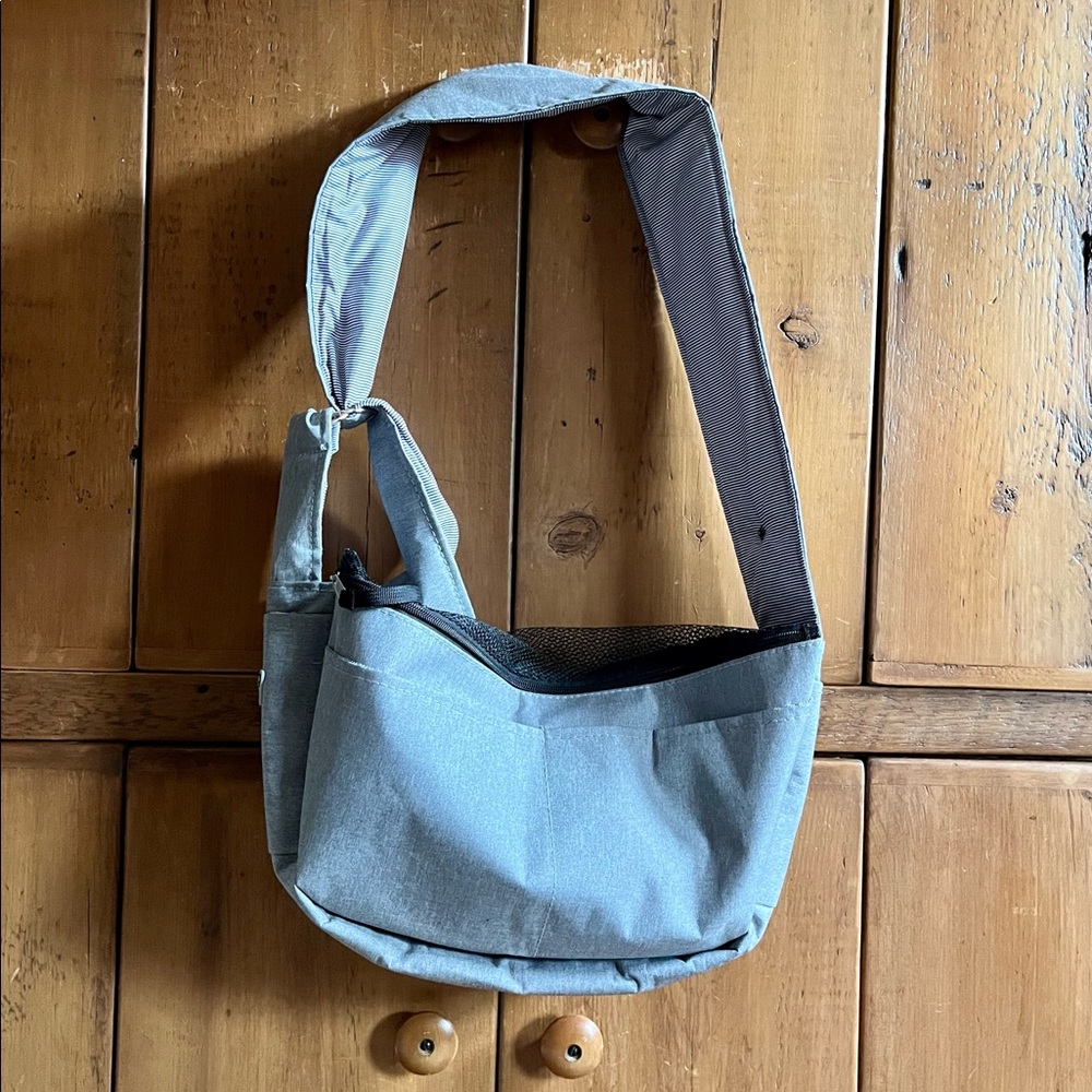 NWOT Petite Pistache Dog Carrier, Gray, Small Dogs